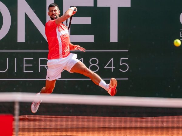 Djokovic vence a Hurkacz y alcanza los 100 Trofeos en Ginebra