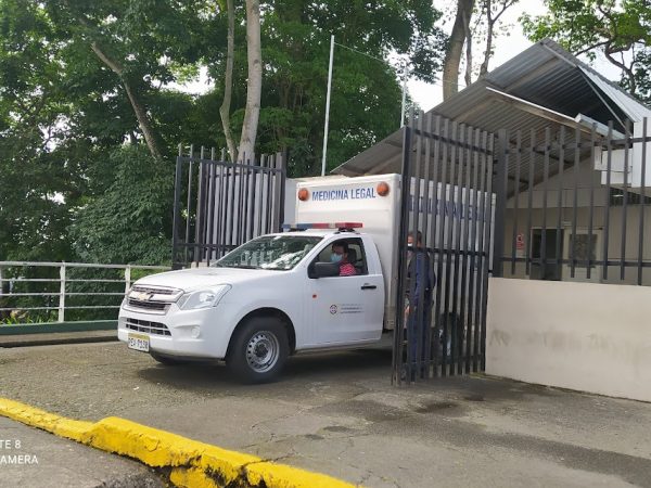 Dos hombres fueron asesinados a uno le dejaron un cartel que decía “prohibido robar”