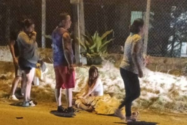 Dos hombres perdieron la vida tras un violento choque frontal entre dos motocicletas. El hecho se registró a las 18h45 de este viernes