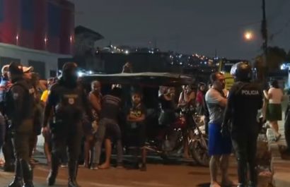 Dos hombres, quienes eran ocupantes de una tricimoto, resultaron asesinados tras un violento ataque armado registrado en el norte de Guayaquil.