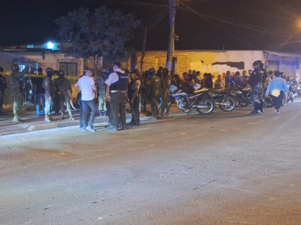 Dos mujeres asesinadas y una tercera logró escapar es el resultado de un ataque armado perpetrado la noche de este lunes 30 de junio.
