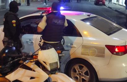 Dos personas, un hombre y una mujer de aproximadamente 40 años, resultaron asesinadas a tiros en el parque central de Yaruquí,