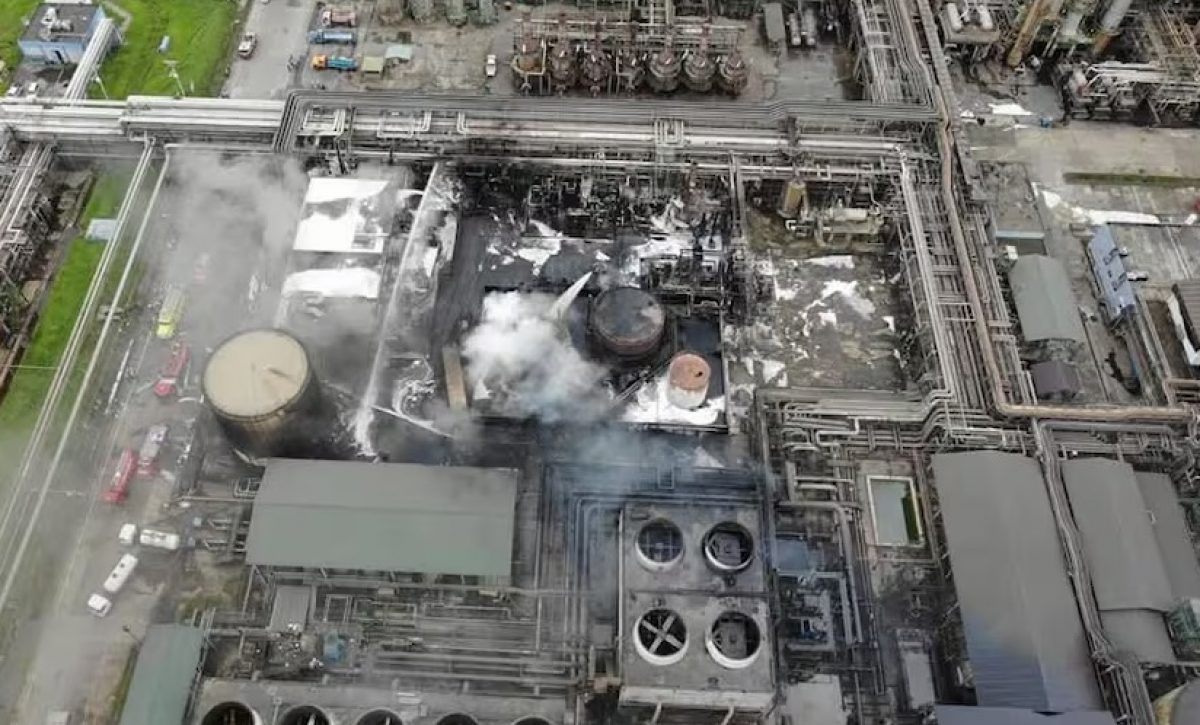 EP Petroecuador declaró en emergencia, por 60 días, la operación de la Refinería Esmeraldas tras un incendio registrado el 26 de mayo.