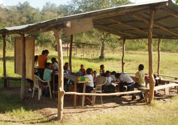 ESCUELAS-RURALES