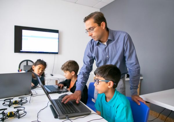 Ecuador impulsa la transformación digital educativa con apoyo internacional
