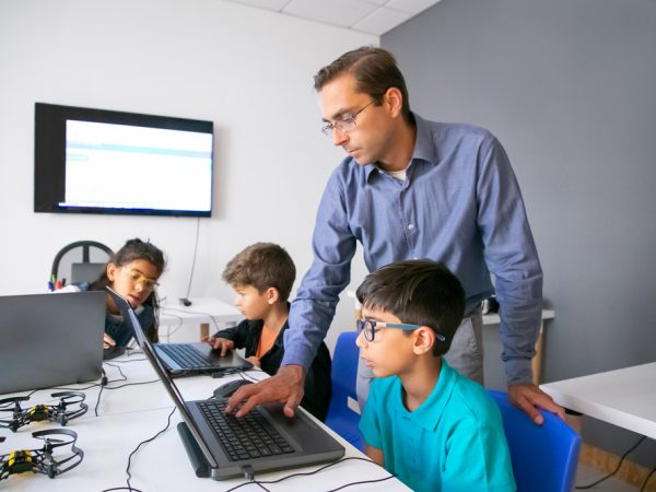 Ecuador impulsa la transformación digital educativa con apoyo internacional