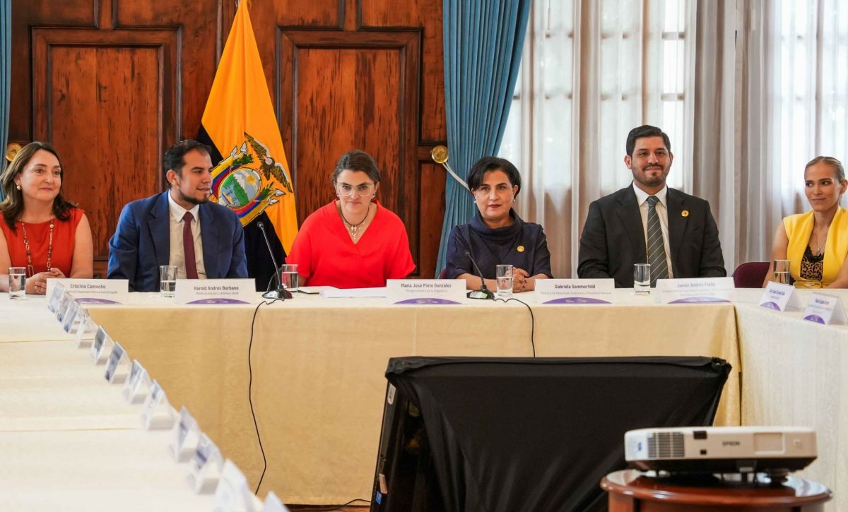 Ecuador instala la Mesa de Asistencia Técnica y Cooperación Internacional para frenar el reclutamiento de menores por bandas criminales