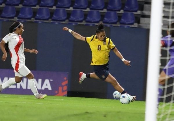 Ecuador lidera el Grupo A tras vencer 3-1 a Perú en la Copa América Femenina