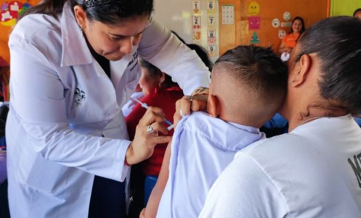 Ecuador reduce contagios de tosferina aunque fallecimientos suman 15 en 2025