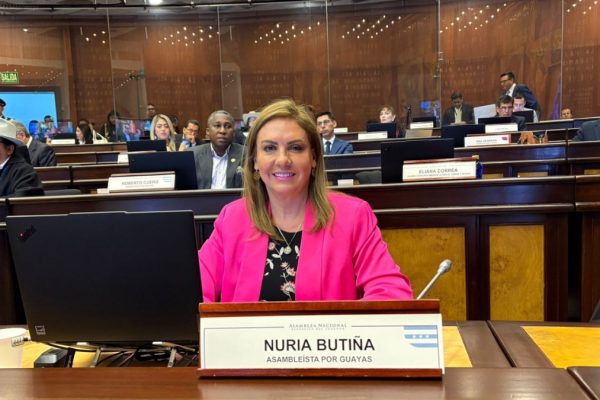 El Consejo de Administración Legislativa remite al Comité de Ética denuncia contra la asambleísta Nuria Butiñá, de Revolución Ciudadana.