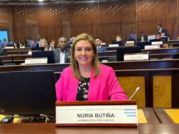 El Consejo de Administración Legislativa remite al Comité de Ética denuncia contra la asambleísta Nuria Butiñá, de Revolución Ciudadana.