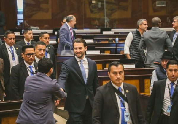 El Legislativo no ratificó el proyecto de ley sobre asignaciones a los GAD y así fue la votación de los asambleístas manabitas. (AN).