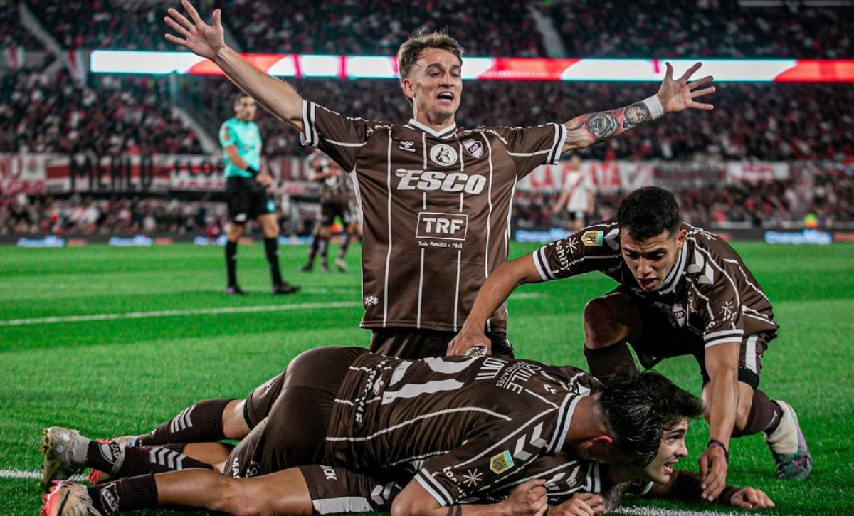 El arquero nacionalizado ecuatoriano Hernán Galíndez y su equipo, Huracán, cayeron 1-0 frente a Platense en la final del campeonato apertura argentino.