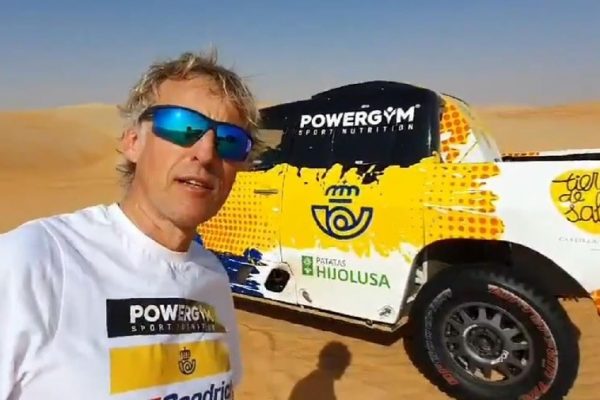 El aventurero español Jesús Calleja anunció su regreso al Rally Dakar para la edición de 2026. El corredor presentó el vehículo