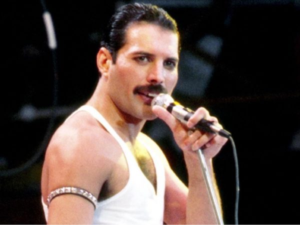El cantante británico Freddie Mercury.