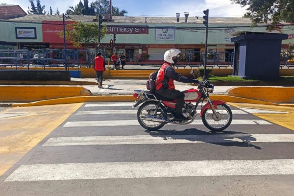 El corredor peatonal de la 6 de Diciembre alcanza el 50 % de avance