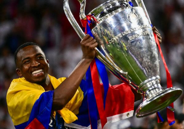 El defensa Willian Pacho se convirtió en el primer futbolista ecuatoriano de la historia en ganar la UEFA Champions League.