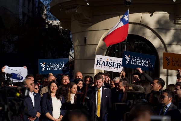 El ultraderechista Johannes Kaiser presenta su candidatura para las presidenciales de noviembre en Chile. FOTO: Europa Press.