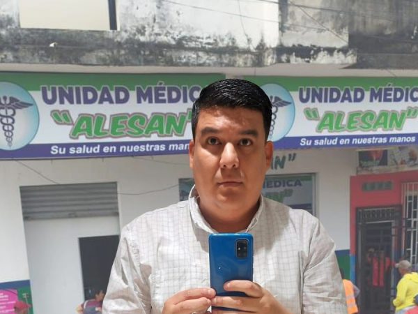 El médico Víctor Cerezo perdió la vida en manos de sicarios que irrumpieron en su consultorio, el hecho ocurrió en el cantón Palenque, Los Ríos. (Redes Sociales).