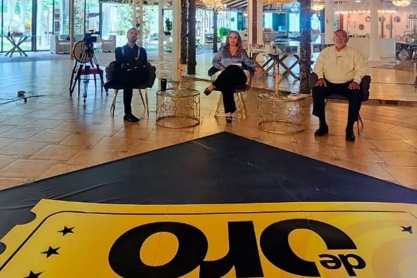 El reality “Ticket de Oro” potencia al talento de emprendedores en la capital manabita, hay 40 participantes. (El Diario).