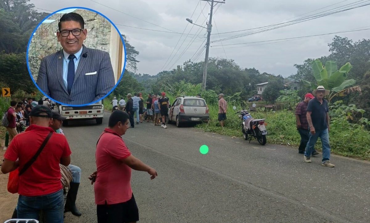 El vehículo en el que viajaba el procurador síndico de Olmedo junto a su familia quedó a un costado de la vía.