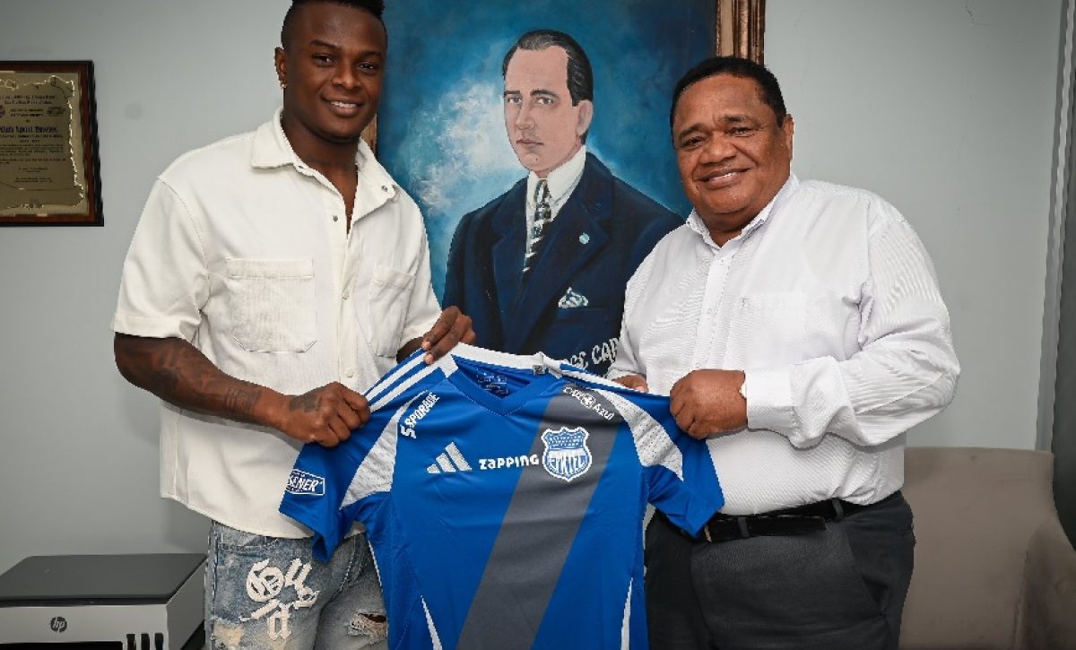 Emelec anunció oficialmente la incorporación del delantero ecuatoriano José 'Tin' Angulo como su nuevo refuerzo para la temporada 2025.