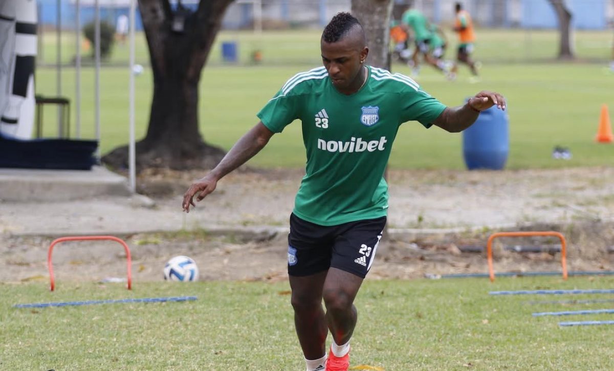 Emelec reactiva negociaciones con Miller Bolaños y busca otros seis refuerzos