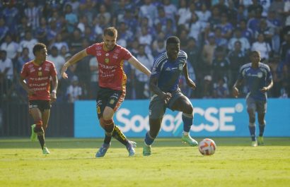 Emelec rescata un punto ante Deportivo Cuenca pese a jugar con diez