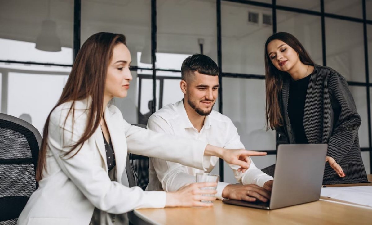 Empleo informal en Ecuador supera el 54% en abril de 2025, reporta INEC