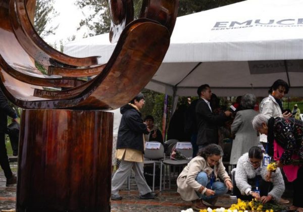 En el Cementerio Patrimonial de Cuenca, provincia de Azuay, se inaugura el primer memorial por las víctimas de femicidio. (Cristian Zamora).