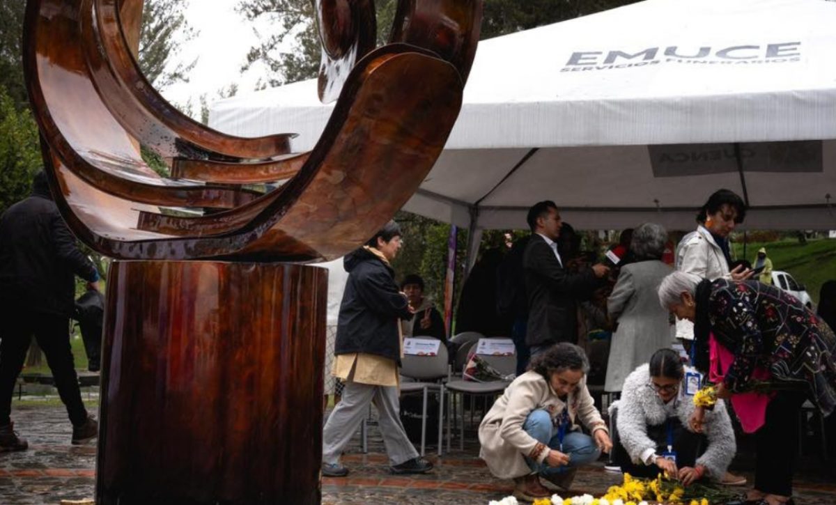 En el Cementerio Patrimonial de Cuenca, provincia de Azuay, se inaugura el primer memorial por las víctimas de femicidio. (Cristian Zamora).