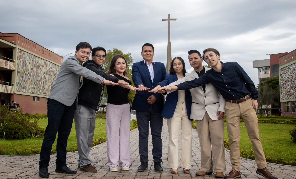 Equipo universitario de Ecuador triunfa en reto global de innovación con propuesta de comunicación ambiental transparente