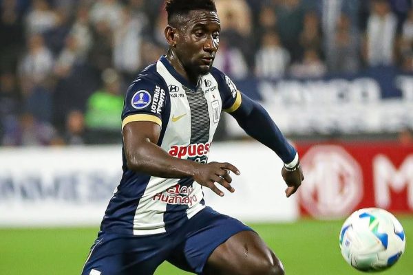 Eryc Castillo, duda para el duelo de Alianza Lima