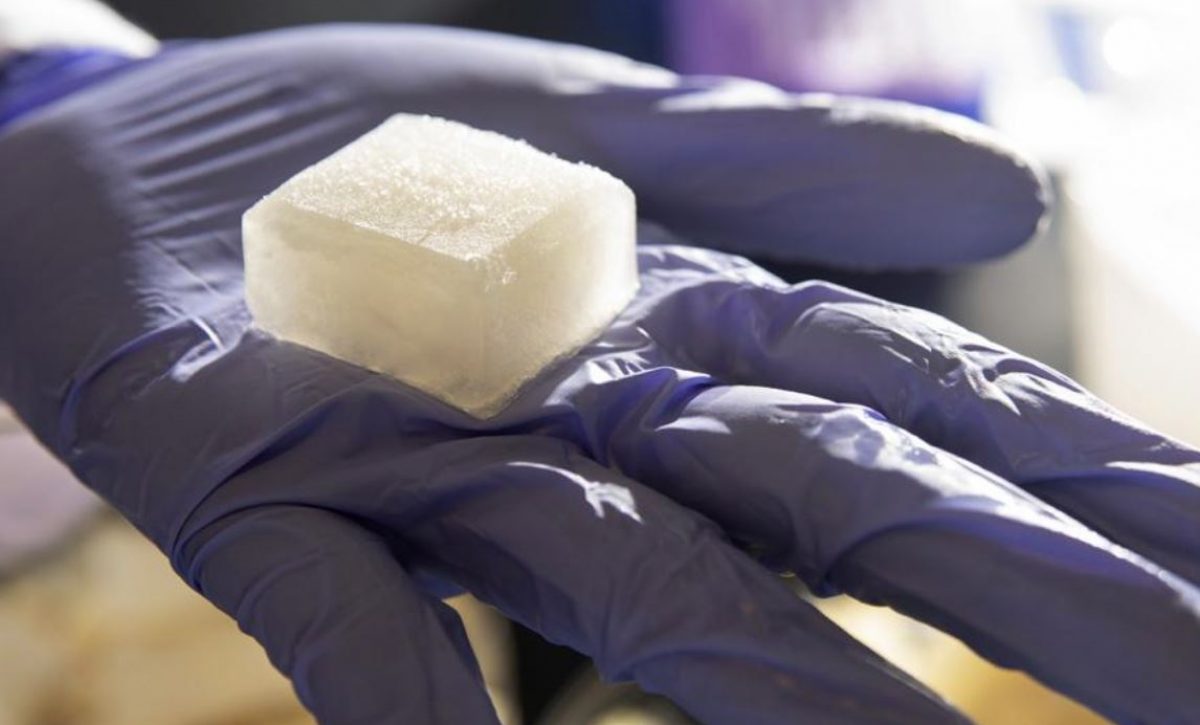 Desarrollan cubitos de hielo de gelatina reutilizables y que no se derriten