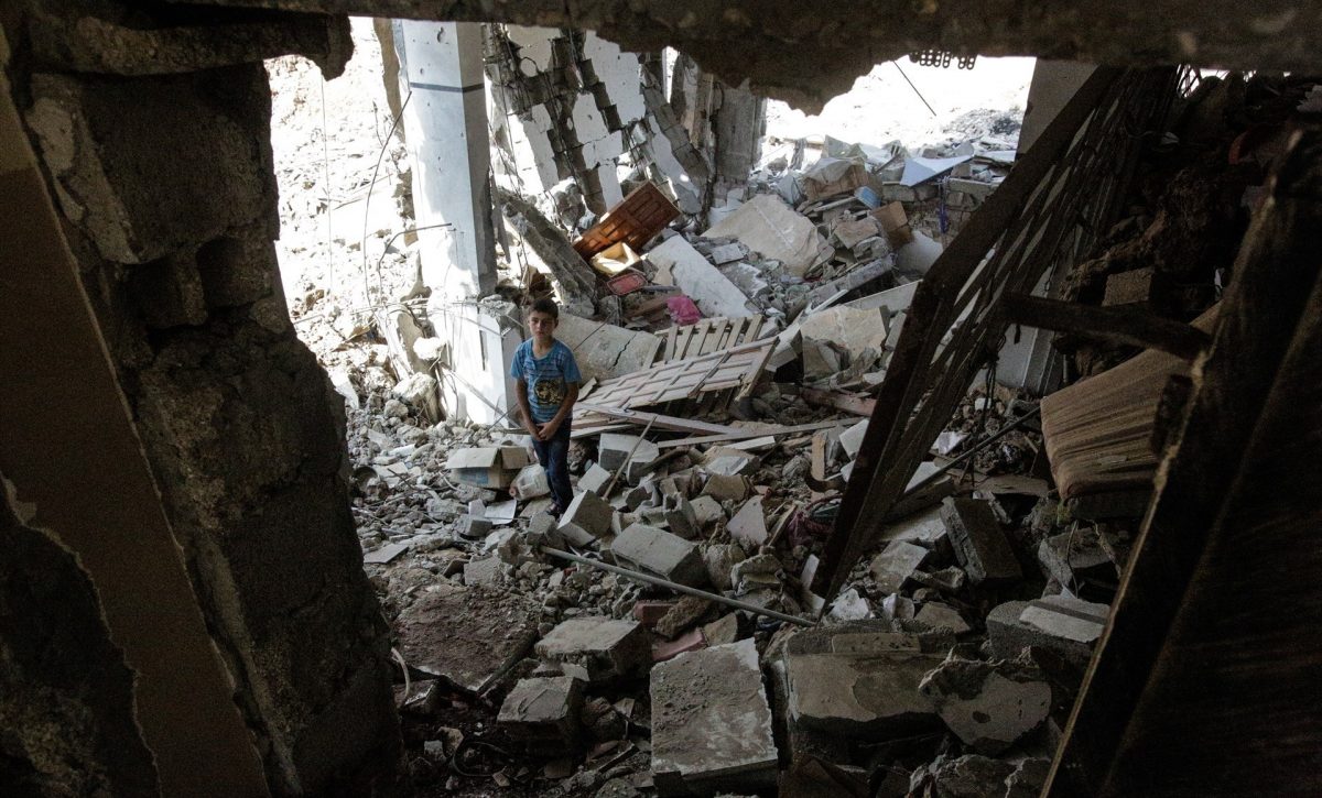 Restricciones de combustible en Gaza amenazan suministro de agua para 44,000 niños, advierte Save the Children