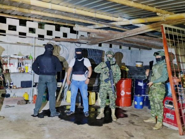 Fuerzas Armadas neutralizan conexiones ilegales y decomisan 5.000 galones de diésel en Santo Domingo