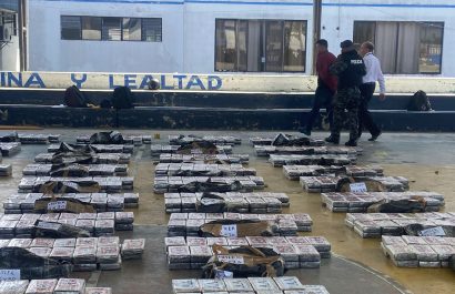 Hombre fue detenido con droga en el doble fondo de un camión.