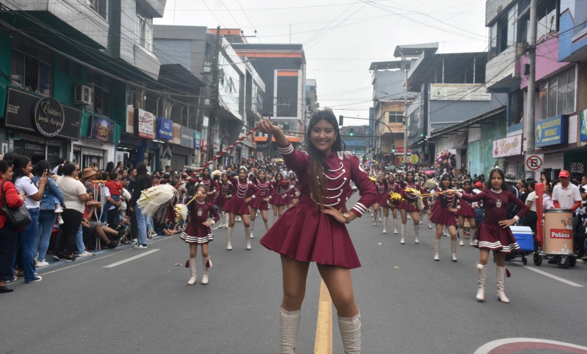 Galería Desfile por los 58 años de cantonización de Santo Domingo