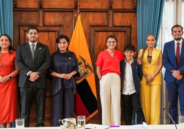 Gobierno de Ecuador crea Mesa de Asistencia Técnica y Cooperación Internacional para frenar el reclutamiento de menores por bandas criminales