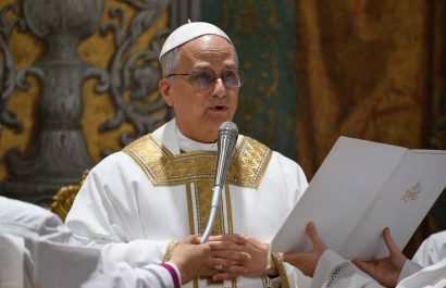 Dos mujeres proclamaron las lecturas en la primera misa de León XIV en la Capilla Sixtina