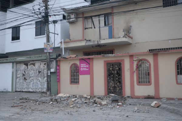 Una cámara captó el ataque con explosivo a vivienda en Samanes 2, al norte de Guayaquil
