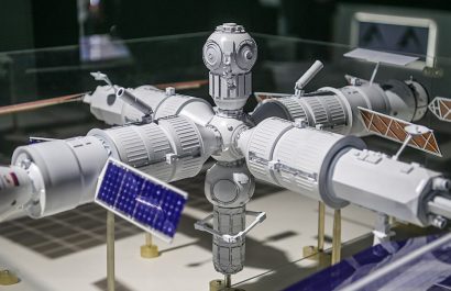 Rusia planea para el año 2030 la transición a su propia estación orbital, que será la primera plataforma de drones del mundo equipada con robots.