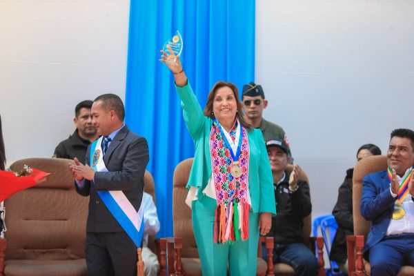 La presidenta de Perú Dina Boluarte en un evento. FOTO: @presidenciaperu