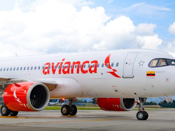 Presencia de aves obliga a Avianca a pausar operaciones en Manta.