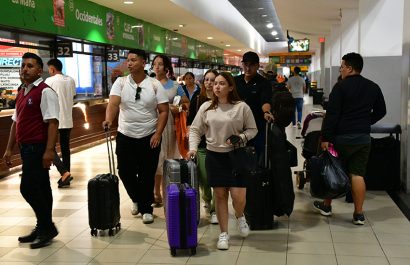 Más de 210 mil pasajeros viajaron desde las terminales terrestres de Guayaquil durante el feriado de agosto, con seguridad y coordinación.