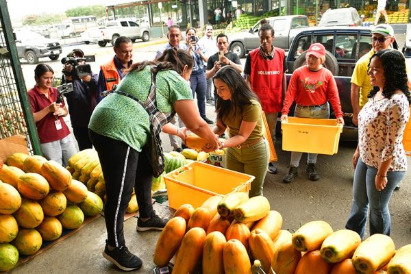 El Municipio de Guayaquil amplió el proyecto Fruver para recuperar y distribuir frutas y verduras frescas a personas en situación de vulnerabilidad.