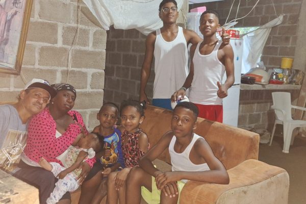 Guillermo “Centavito” Silva transforma su vida y su hogar en Santo Domingo, con apoyo de redes sociales