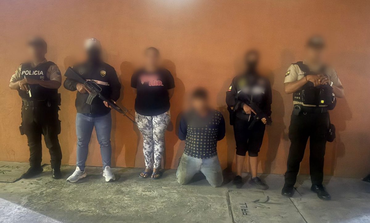 Un hombre y una mujer fueron detenidos por el delito de tráfico de drogas.