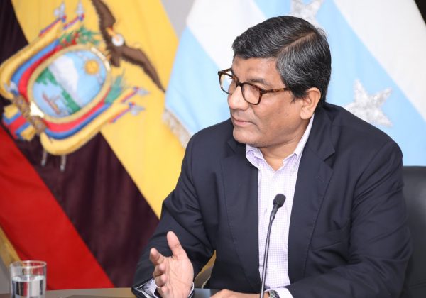 Ecuador negocia contrarreloj para revertir alza de aranceles en Estados Unidos