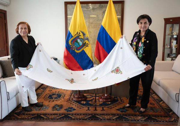 Cancilleres de Ecuador y Colombia acuerdan fortalecer lazos en Quito. FOTO: @CancilleriaEc.